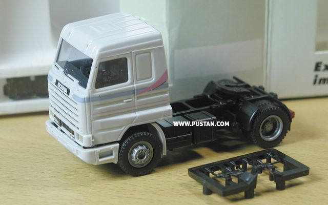 Scania SL Zugmaschine silbergrau 113M 400 Scania Zugmaschine