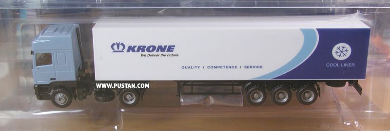 KRONE We Deliver the Future Cool Liner Quality Competence Service 500 K.U.M. Krone