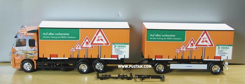Auf alles vorbereitet. Mit dem Training der Dekra Akademie GmbH Mayen www.dekra-akademie.de TGP Truck Grand Prix 2011 Nürburgring KRONE Wir transportieren Zukunft powered by HS Schoch Dekra